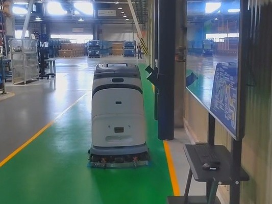 坦力工廠(chǎng)洗地機(jī)器人：80kg 重壓之下，讓環(huán)氧地坪 “逆生長(zhǎng)”