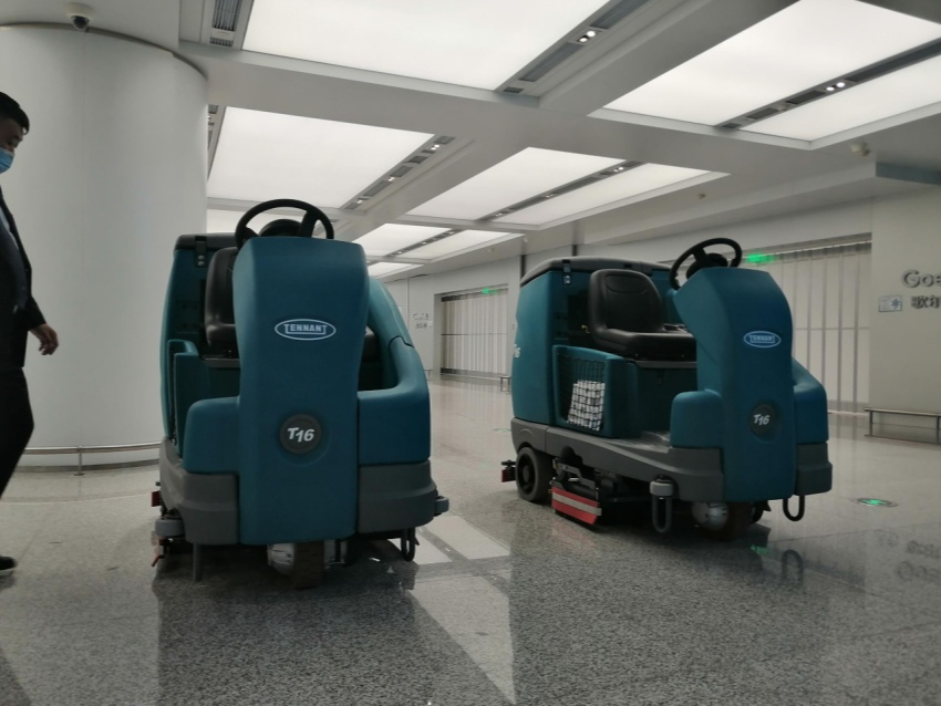 洗地機(jī)是租還是買？看完你就知道